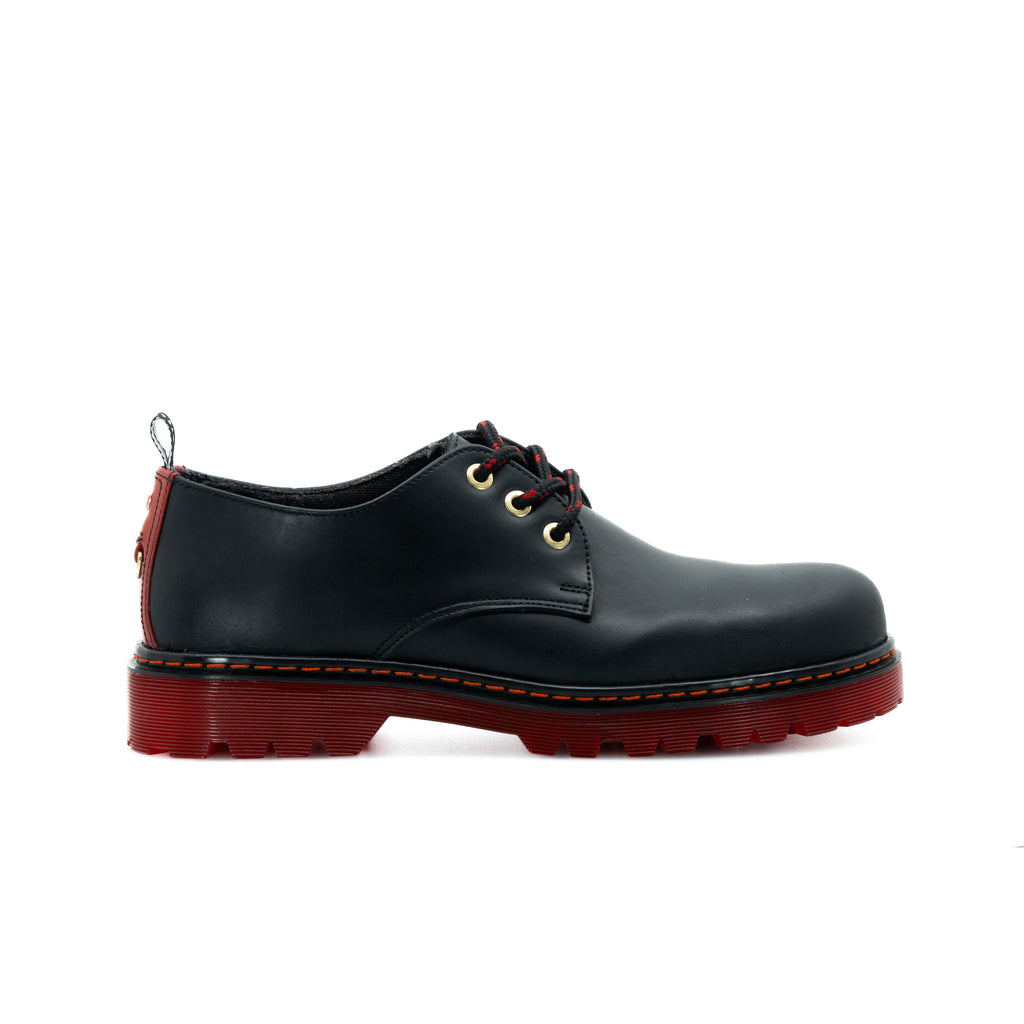 Choclos Offlander, Tipo Derby, Piel Crazy, Negro, Suela Roja