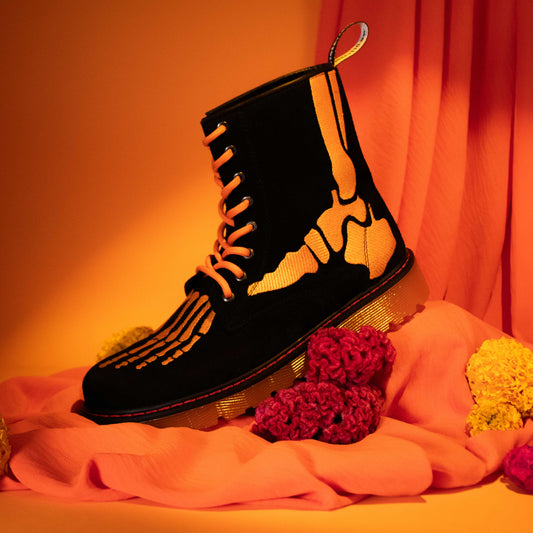 Botas Offlander Huesos Naranjas - "Ecos Eternos", Piel Gamuza, Negro